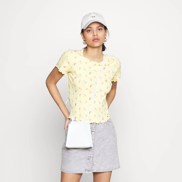 NWT Hollister & Co Baby Tee yellow floral … - Picture 5 of 10